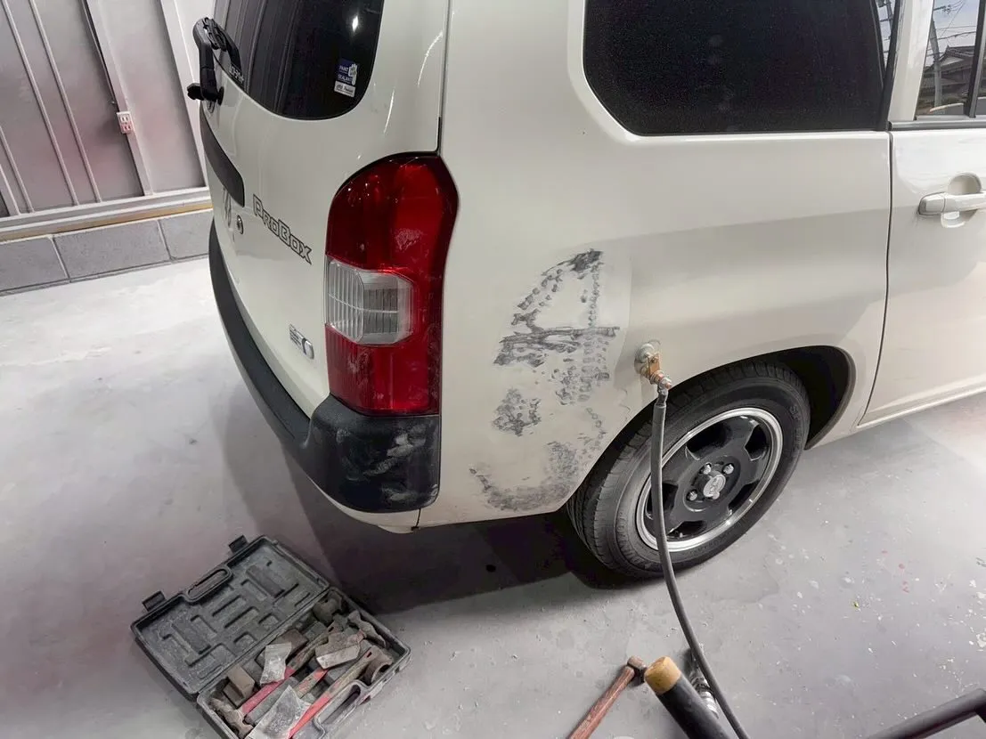 プロボックスハイブリッドの板金修理させて頂きました😊