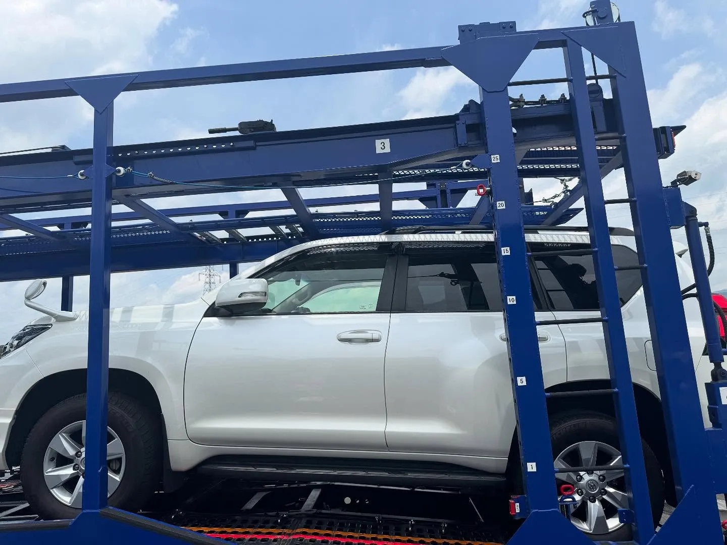 いつもお世話になっている会社の社長からプラドの買取後商談いた...