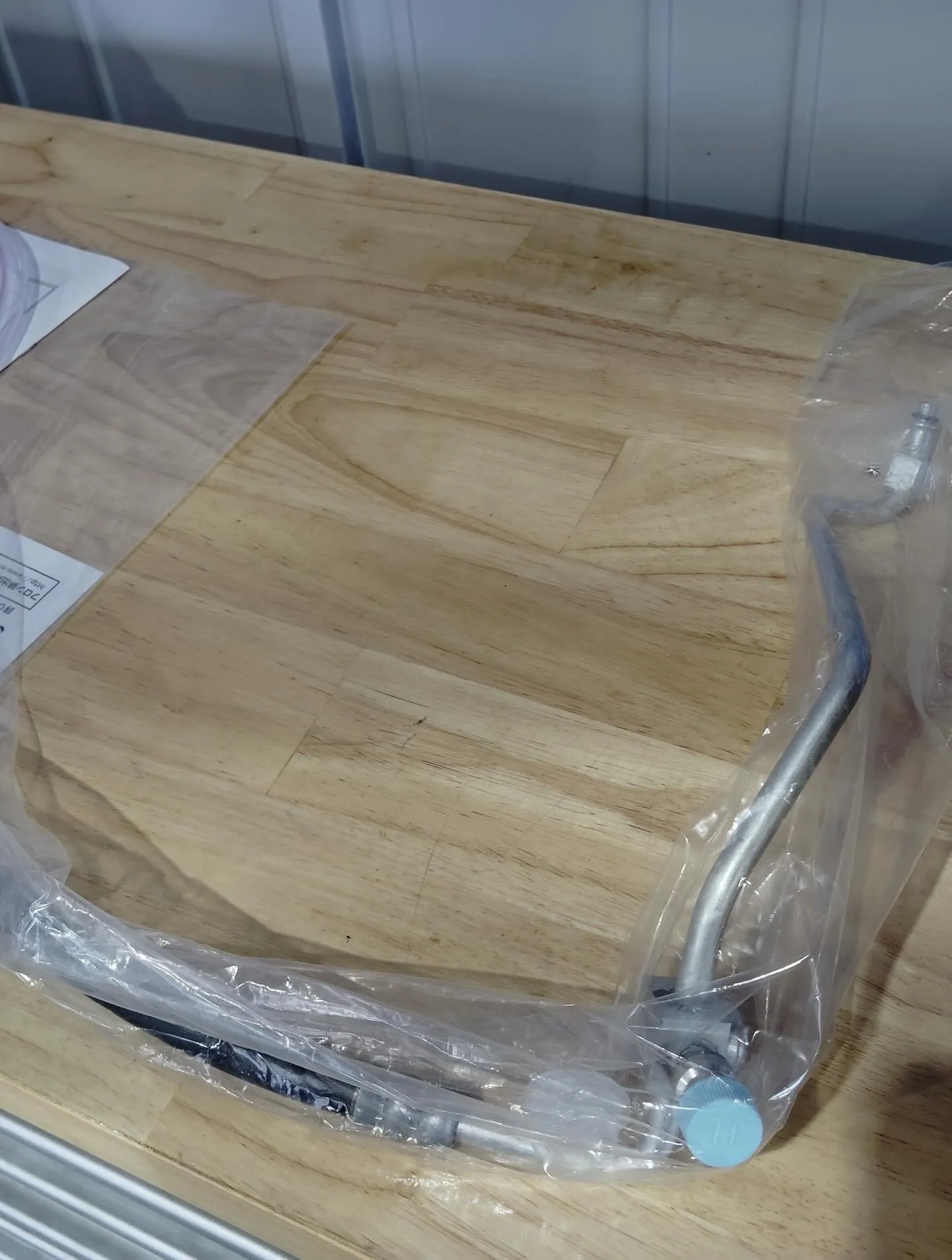 いすゞエルフのエアコン修理作業をさせて頂きました😊